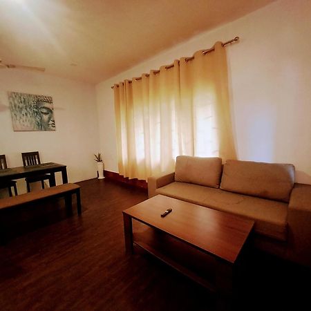 Strawberry Swing Homestay Guwahati Buitenkant foto