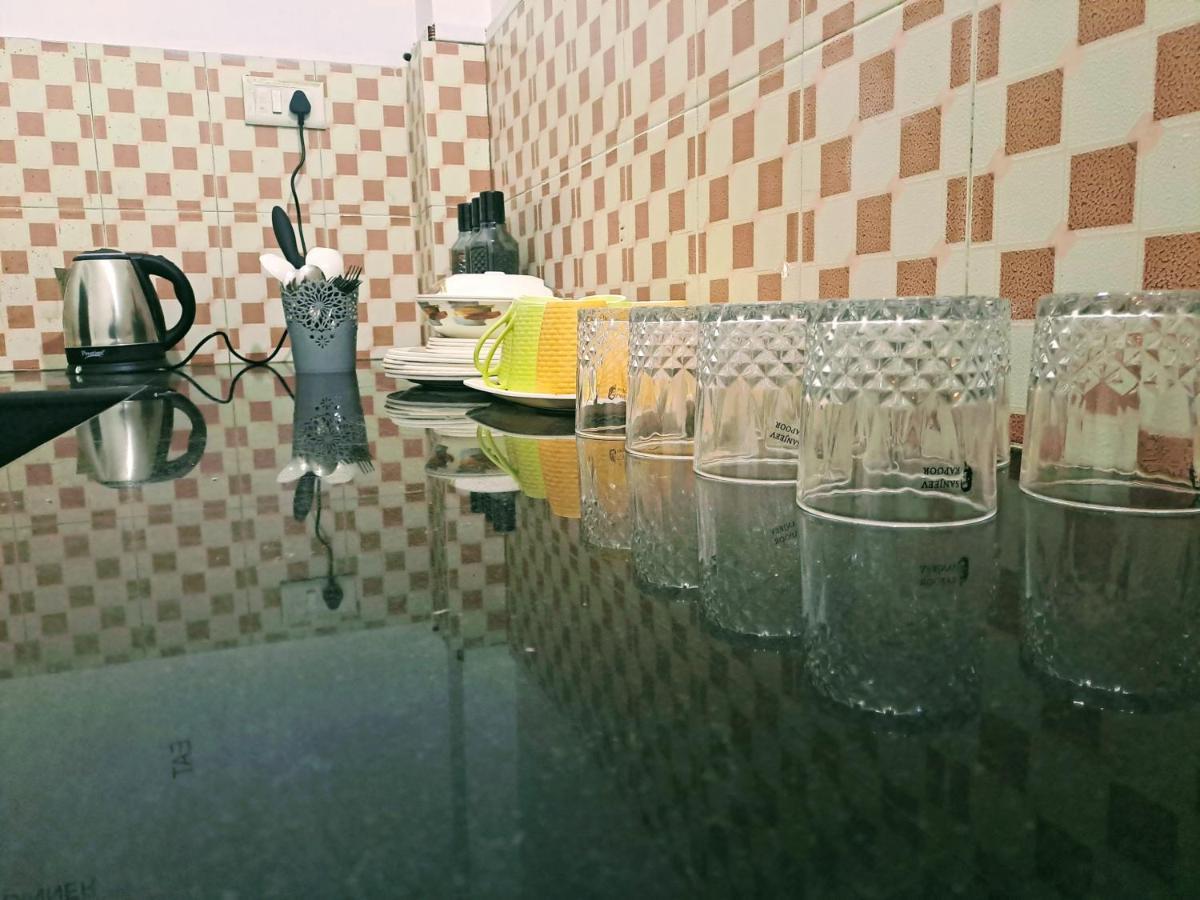 Strawberry Swing Homestay Guwahati Buitenkant foto