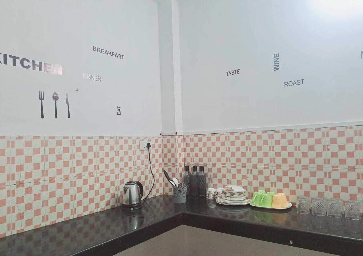 Strawberry Swing Homestay Guwahati Buitenkant foto