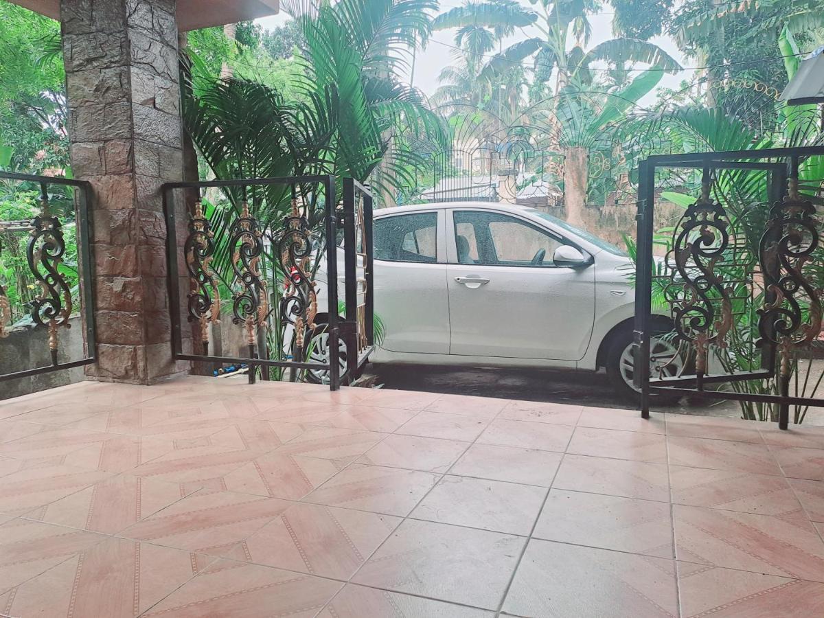 Strawberry Swing Homestay Guwahati Buitenkant foto