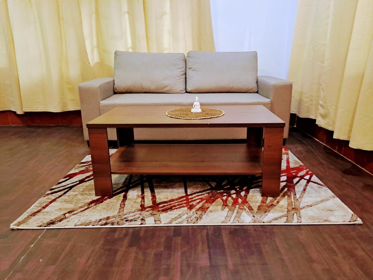 Strawberry Swing Homestay Guwahati Buitenkant foto