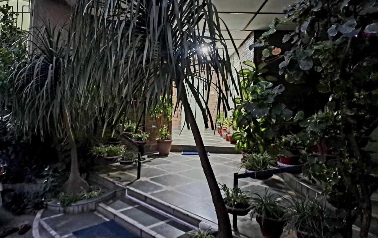 Strawberry Swing Homestay Guwahati Buitenkant foto