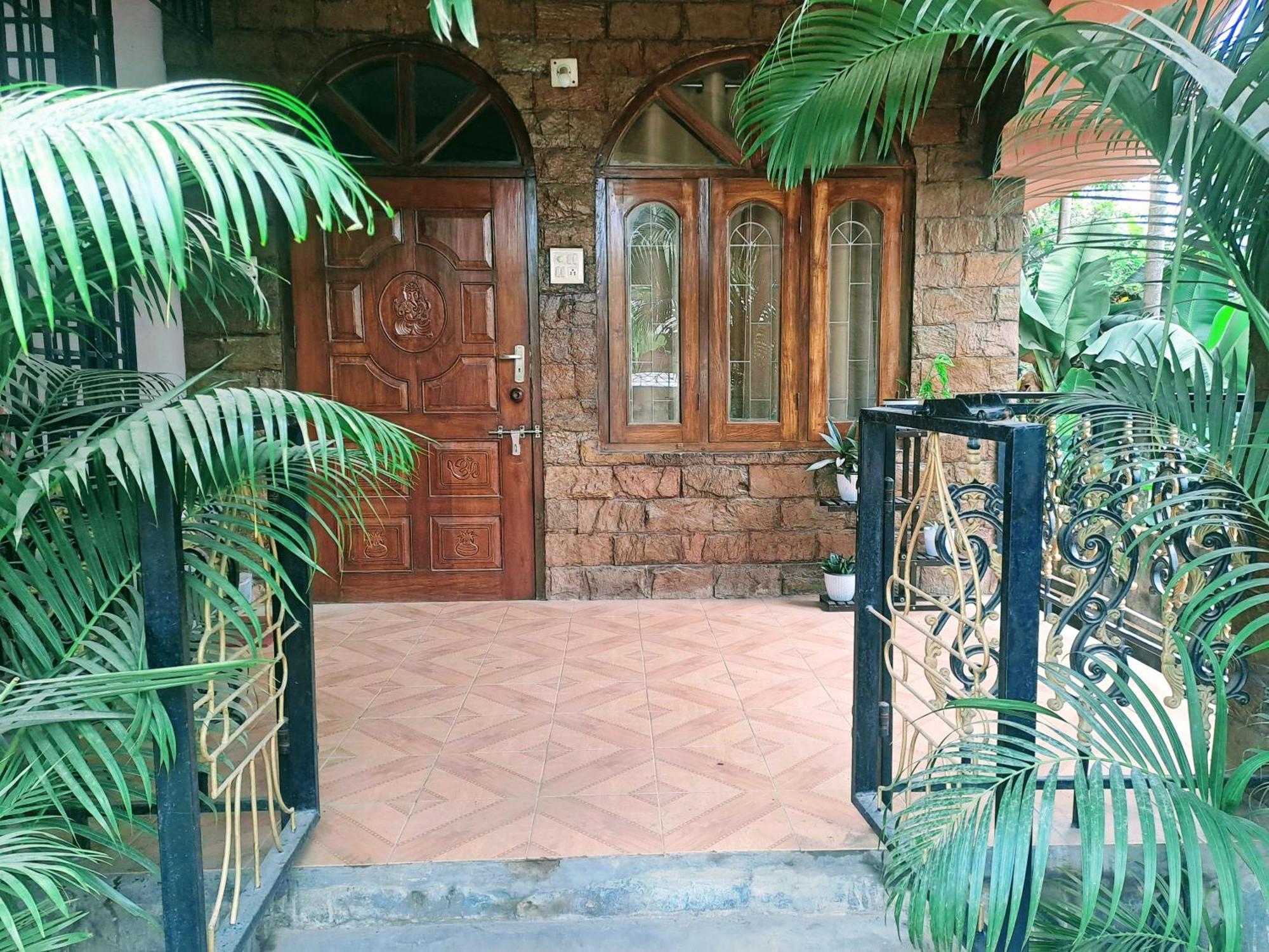 Strawberry Swing Homestay Guwahati Buitenkant foto